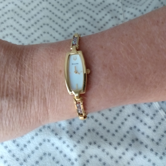 Bulova Ladies Watch New in Box - Picture 2 of 9